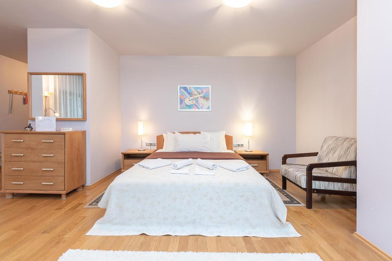 Hotel Valensija Jurkalne Zewnętrze zdjęcie